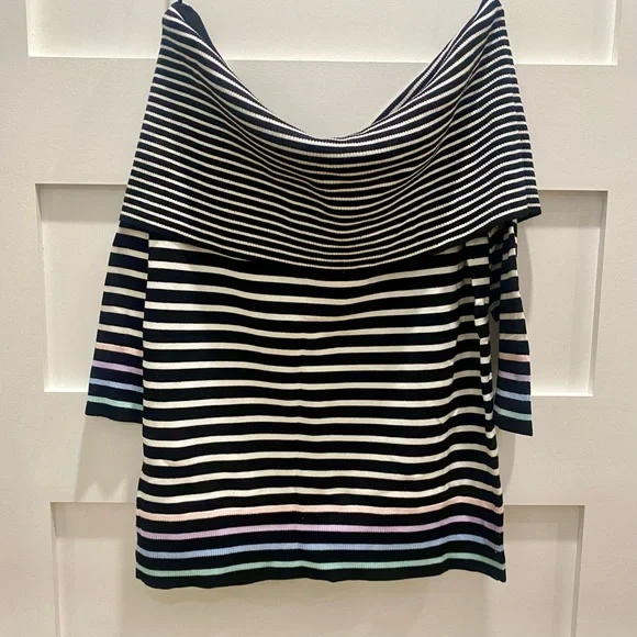 Tommy Hilfiger stripped off the shoulder sweater - Picture 6 of 9